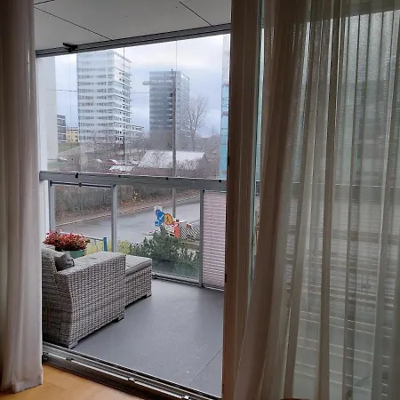 Korter 3-Room Apartment With Sauna And Balcony